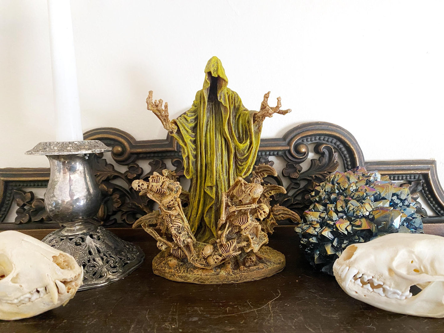 H.P. Lovecraft's The King in Yellow/ Hastur Statue | Cthulhu Mythos Necromancer Figurine | Lovecraftian Horror, Gothic Decor and Gamer Gift